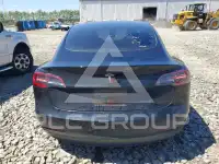 2023 Tesla Model 3 фото
