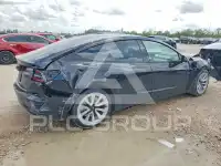2023 Tesla Model 3 фото