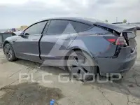 2023 Tesla Model 3 фото