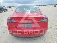 2023 Tesla Model 3 фото