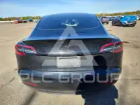 2023 Tesla Model 3 фото