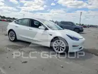 2023 Tesla Model 3 фото