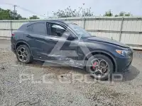2023 Alfa Romeo Stelvio photo