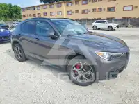 2023 Alfa Romeo Stelvio фото