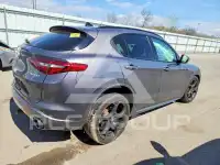 2023 Alfa Romeo Stelvio фото