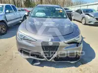 2023 Alfa Romeo Stelvio фото