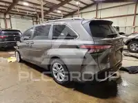 2023 Toyota SIENNA фото