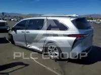 2023 Toyota SIENNA фото