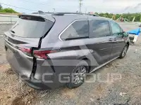 2023 Toyota SIENNA фото