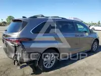 2023 Toyota SIENNA фото