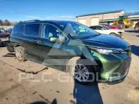 2023 Toyota SIENNA фото