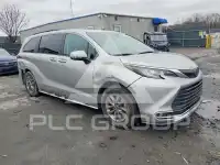 2023 Toyota SIENNA фото
