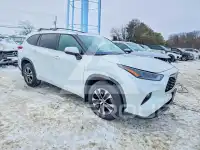 2023 Toyota Highlander фото