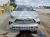 2023 Toyota Highlander фото