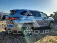 2023 Toyota Highlander photo