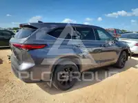 2023 Toyota Highlander photo