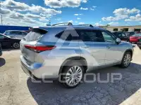 2023 Toyota Highlander фото