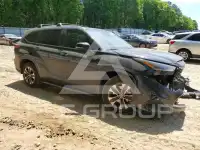 2023 Toyota Highlander фото
