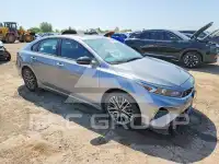 2023 KIA Forte фото