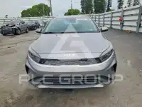 2023 KIA Forte фото