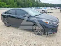 2023 KIA Forte фото