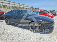 2023 KIA K5 photo