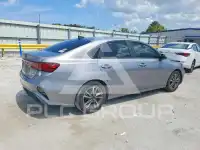 2023 KIA Forte фото