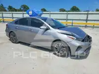 2023 KIA Forte фото