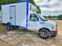 2023 Ford E-350 фото