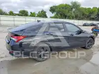 2023 Hyundai Elantra photo