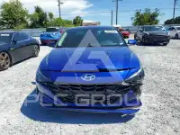 2023 Hyundai Elantra фото
