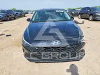 2023 Hyundai Elantra photo