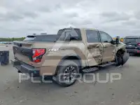 2024 Nissan TITAN photo