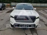 2024 Nissan FRONTIER photo