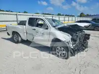 2024 Nissan FRONTIER photo
