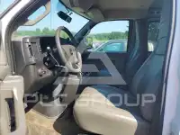 2024 Chevrolet Express фото