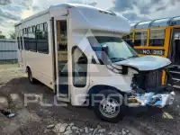 2024 Chevrolet Express фото