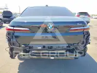 2024 BMW 740 фото