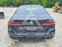 2024 BMW 530 фото