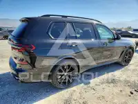 2024 BMW X7 photo