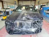 2024 BMW X7 фото