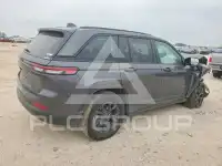 2024 Jeep CHEROKEE photo