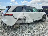 2024 Jeep CHEROKEE photo