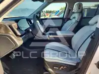 2024 Rivian R1S фото
