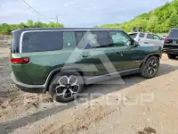 2024 Rivian R1S фото