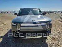 2024 Rivian R1S фото