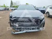 2024 Audi Q8 фото