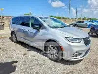 2024 Chrysler PACIFICA photo