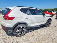 2024 Volvo XC40 фото