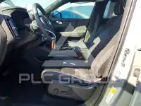 2024 Volvo XC40 фото